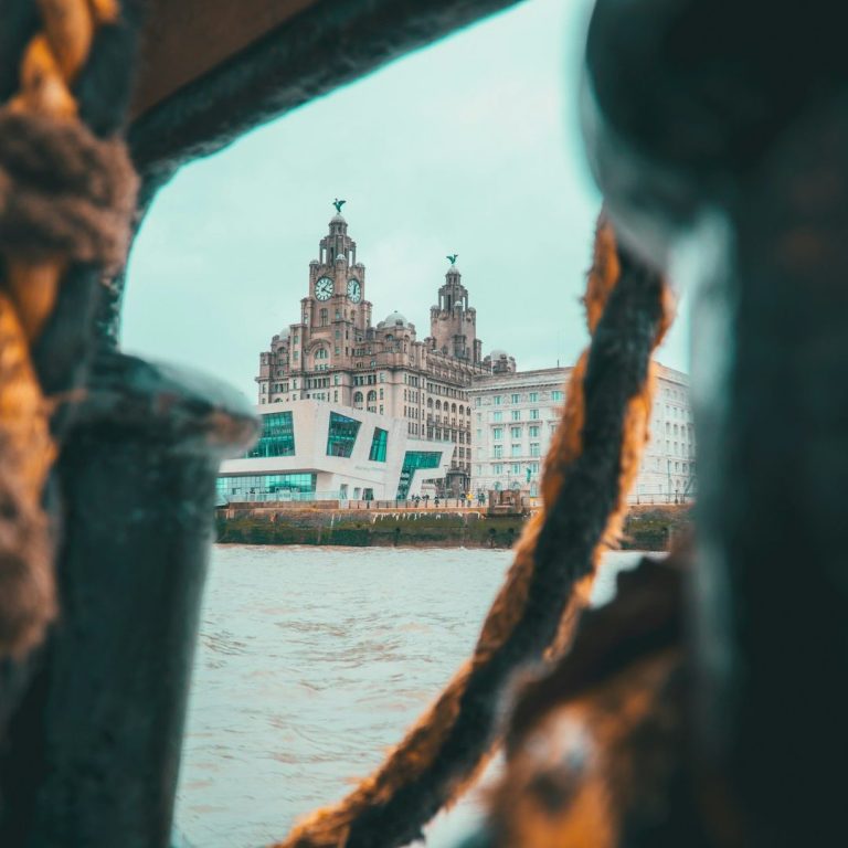 Intensive, 1-1 English training in England Professional Plus Xtra is a 7 day add-on course which extends your Professional Plus training by a further 65 hours.